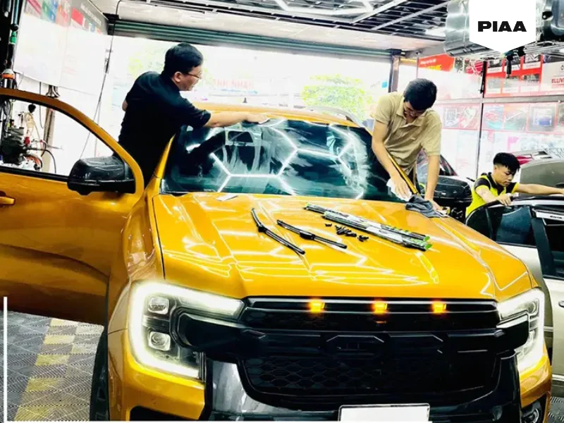 Cách thay gạt mưa cho xe ô tô